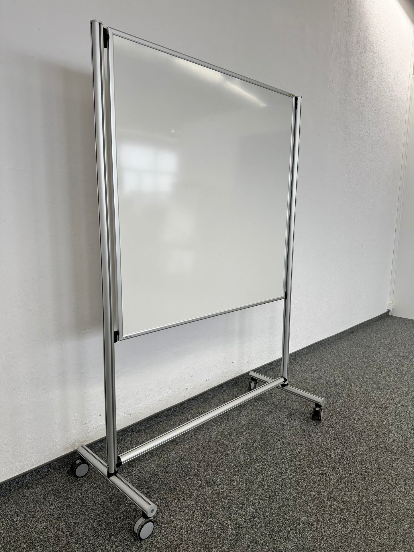 O + C Tafelständer fahrbar Whiteboard-Seite