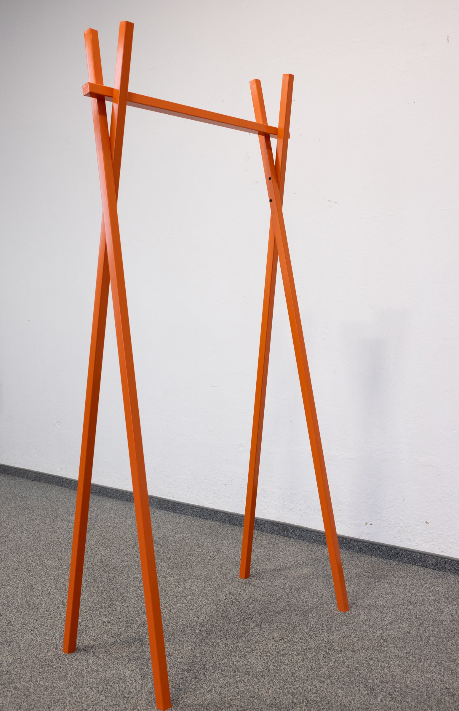 Top Design Elegante Garderobenständer Foto von hinten