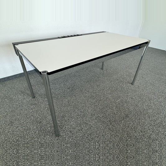 USM Haller Classic Schreibtisch Tischplatte weiss mit schwarzer Kante