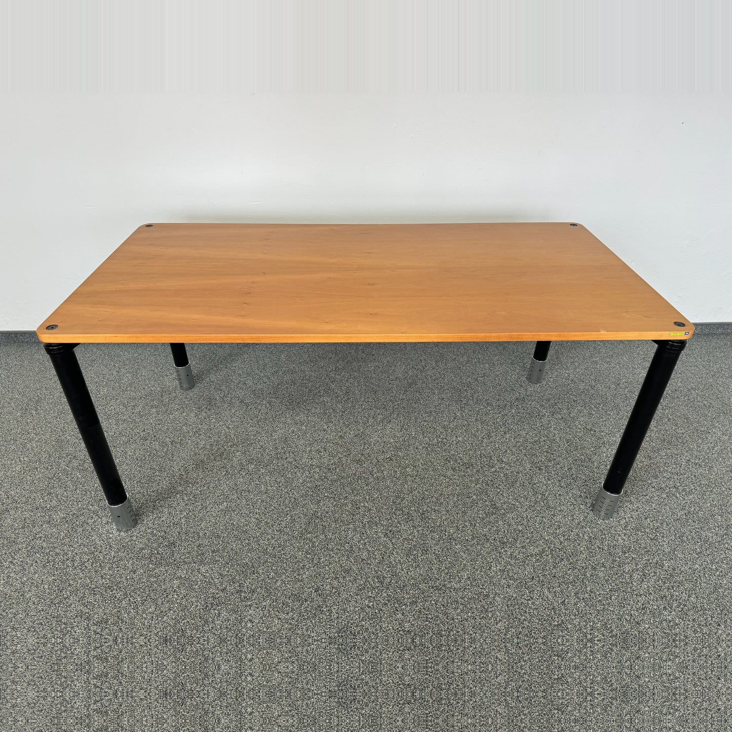 Steelcase Quadrino Sitzungstisch Spanplatte Buchendekor