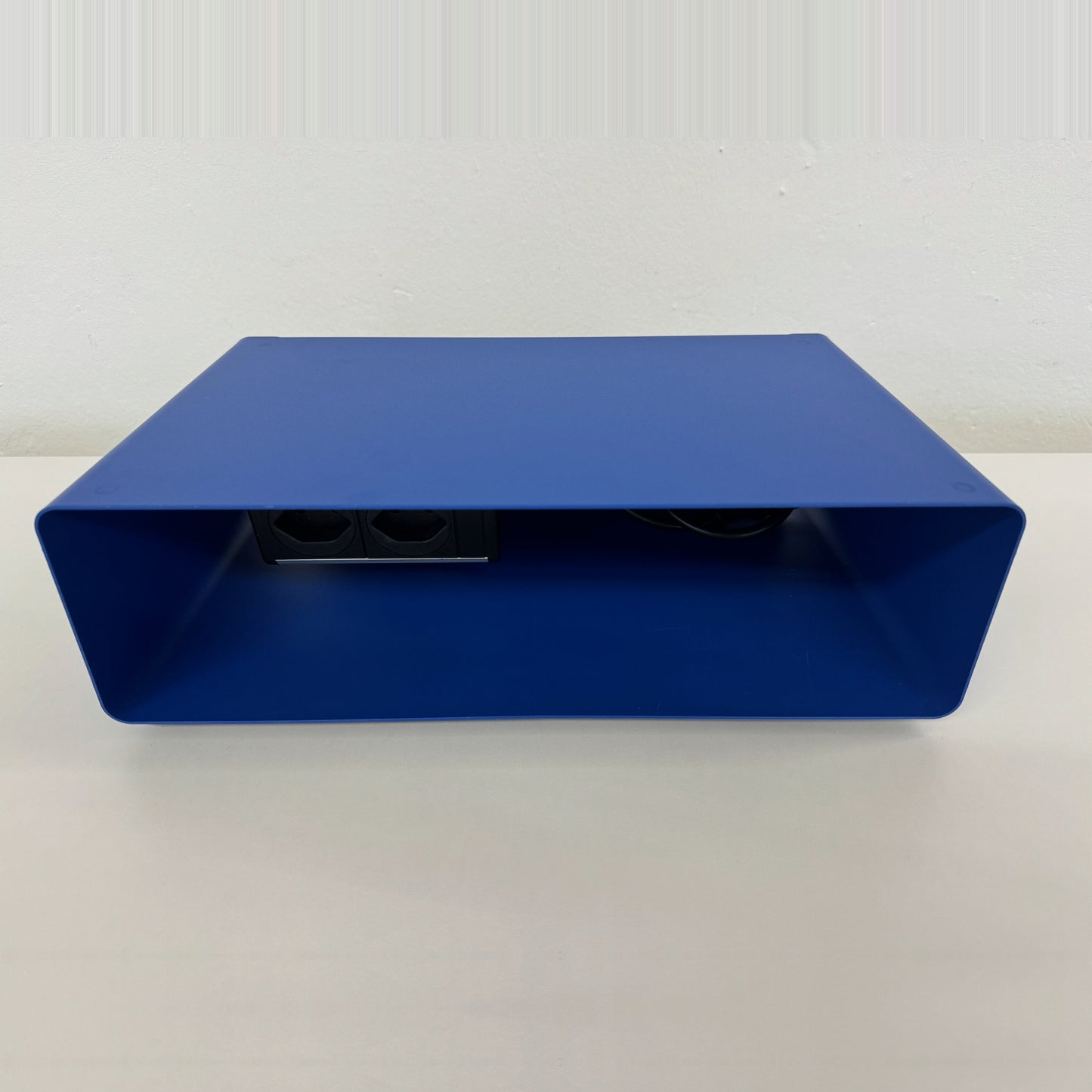Lista Office Ablagefach aus Metall Blau mit Doppelsteckdose