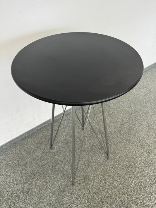 Top Design Exclusiv Bistrostehtisch mit einem Durchmesser von 600mm
