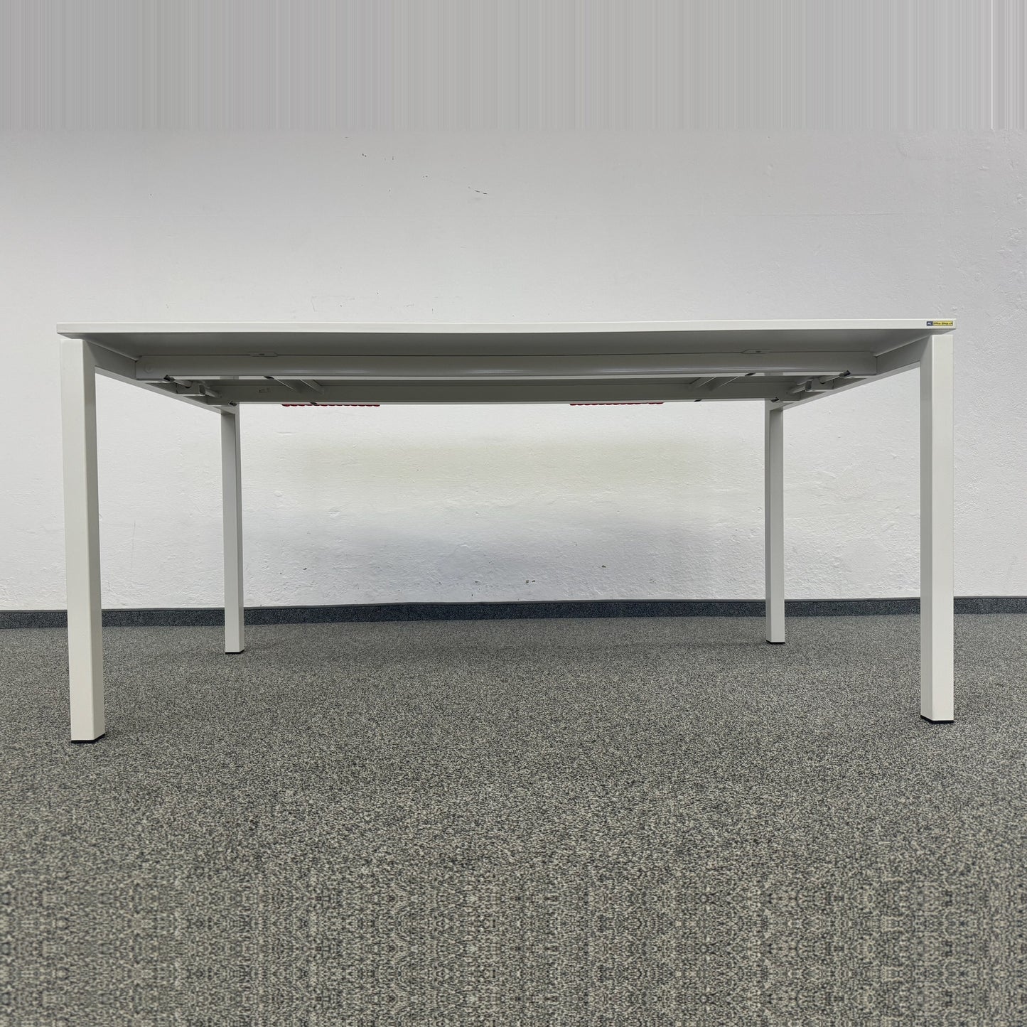 Ergodata Line Desk Sitzungstisch Ansicht von unten