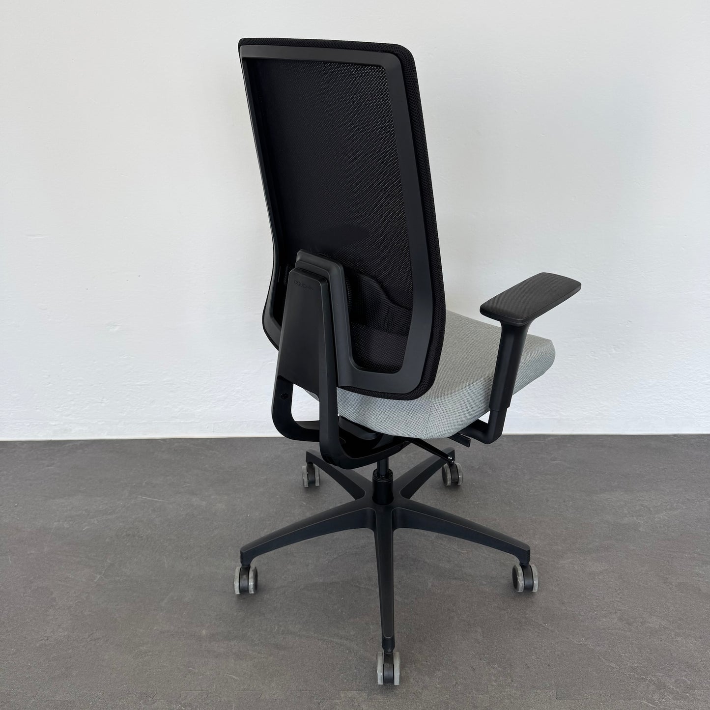Indeed automatic Bürodrehstuhl Netzrücken Schwarz