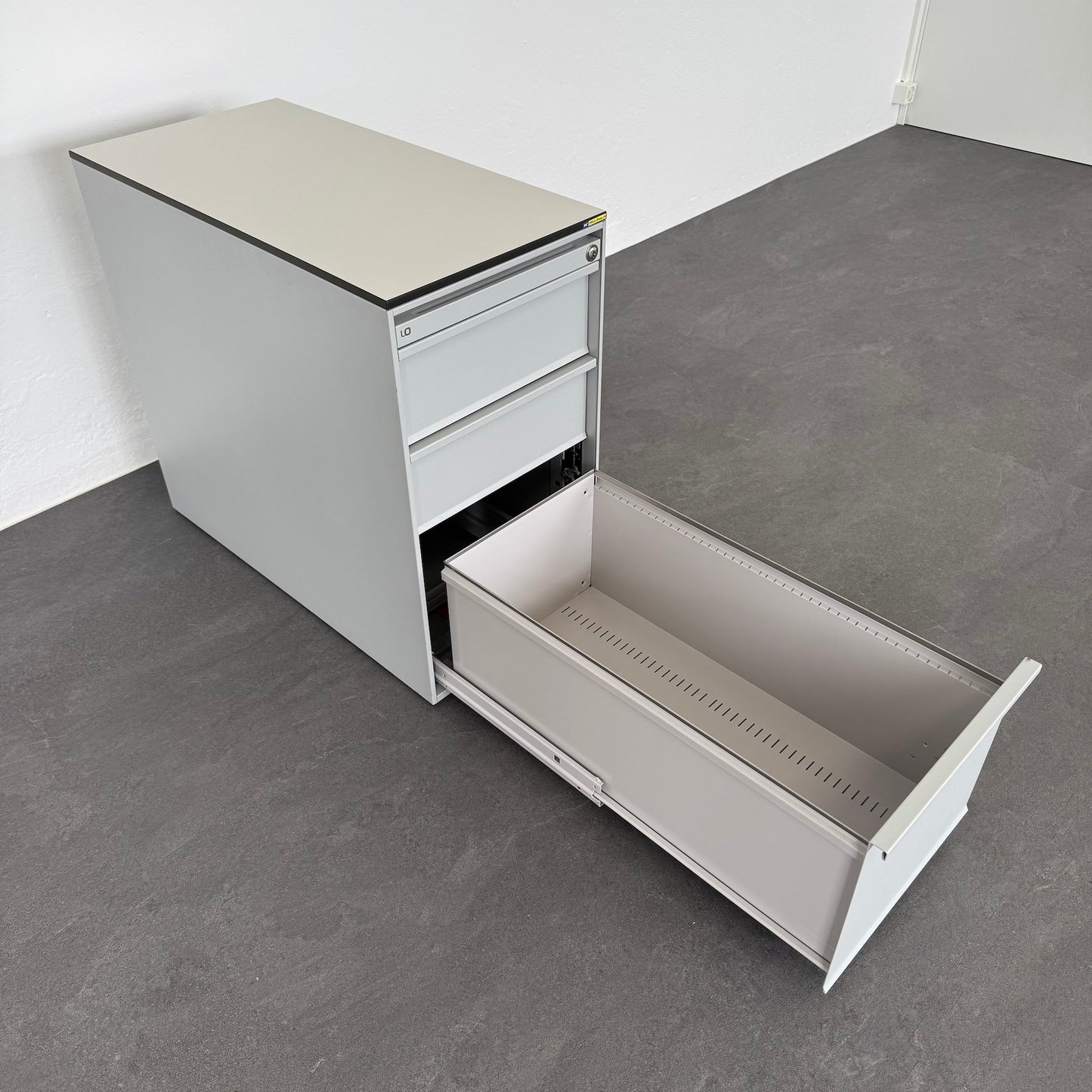 Lista Office Serie L Beistell-Korpus mit Hängeregister offen