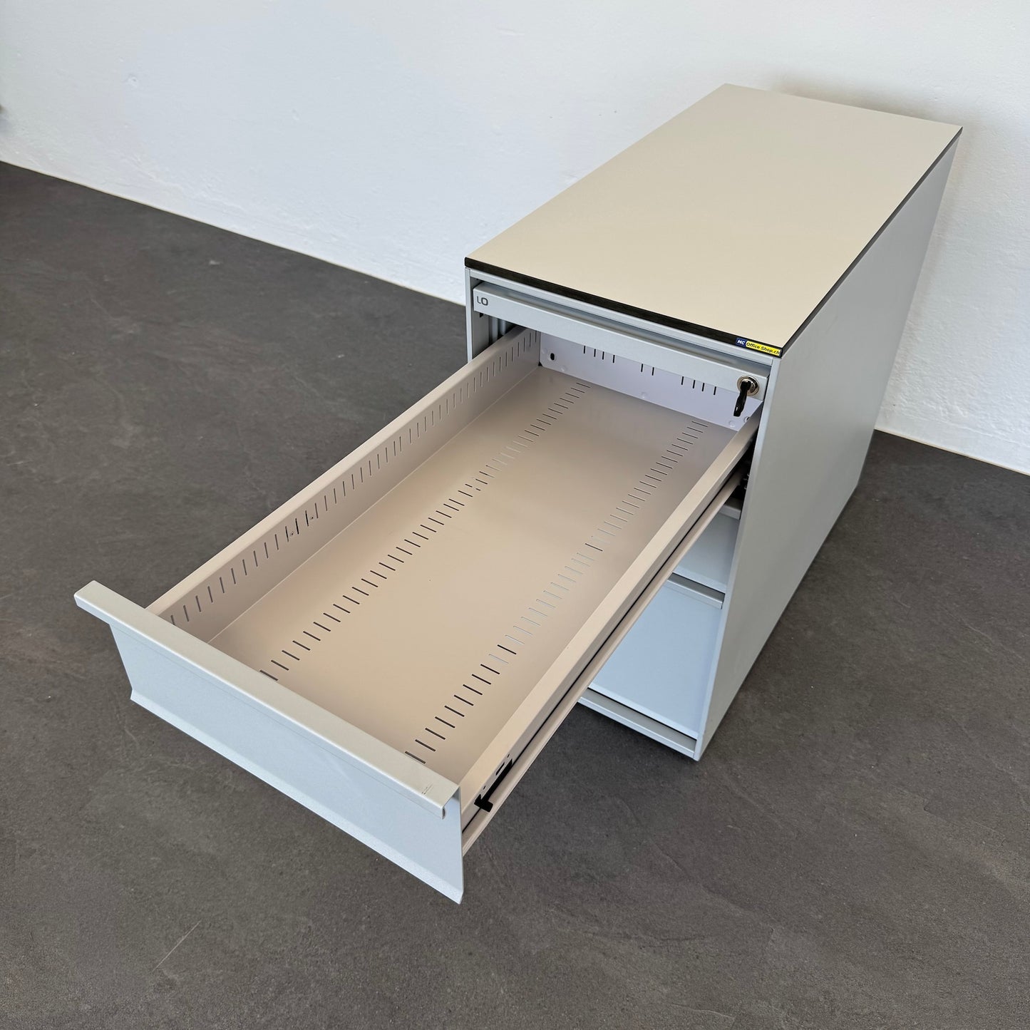 Lista Office Serie L Beistell-Korpus mit oberer Schublade offen