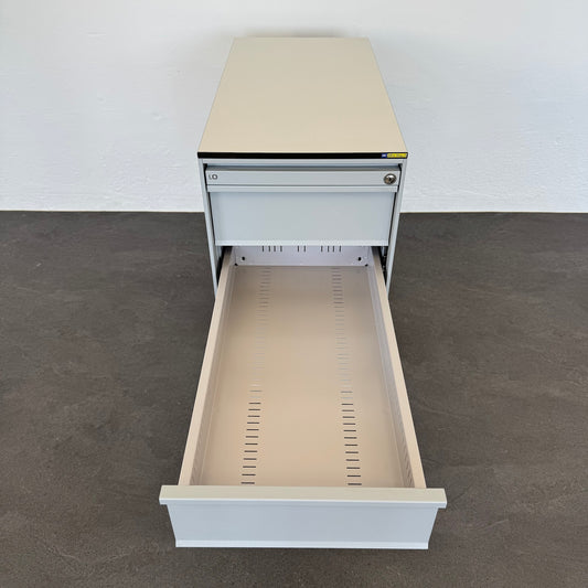 Lista Office Serie L Beistell-Korpus mit Schublade offen
