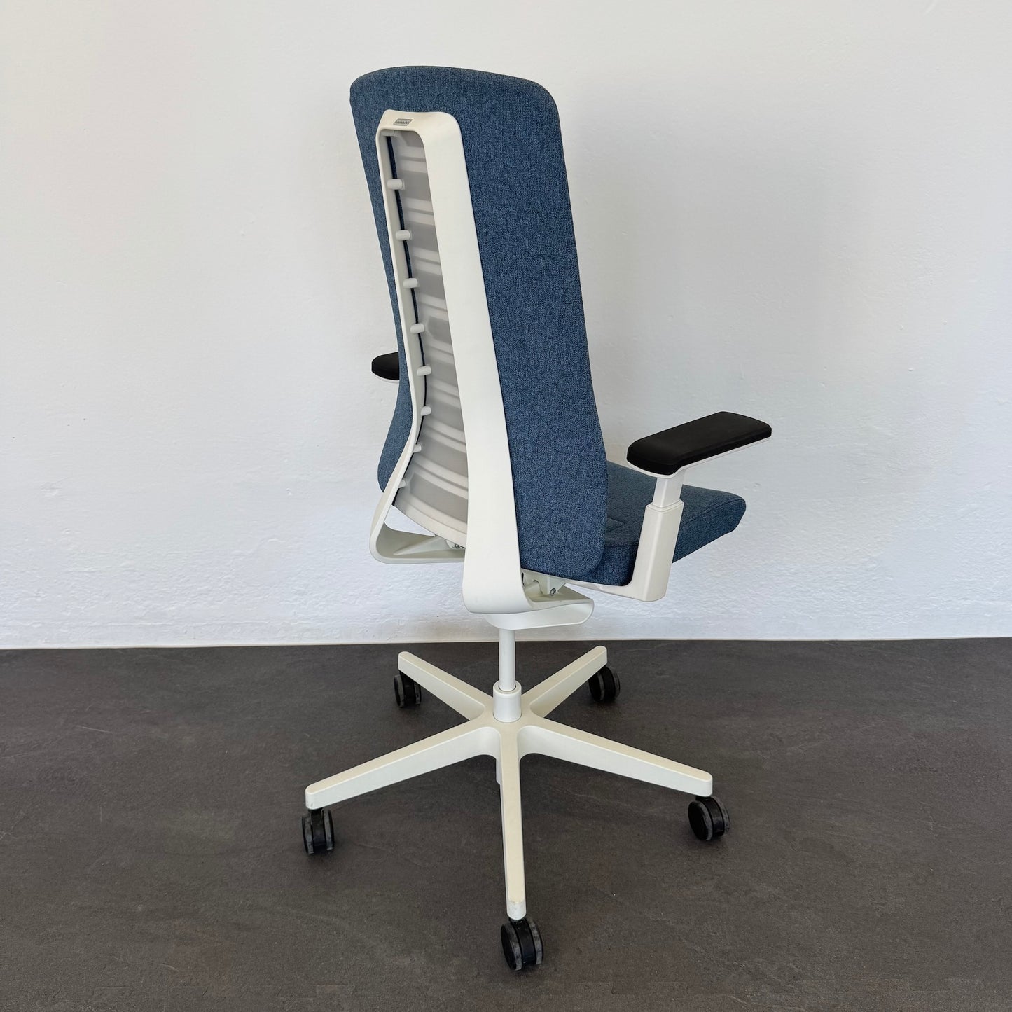 Interstuhl PUREis3 PU113 Bürodrehstuhl mit Rückenlehne