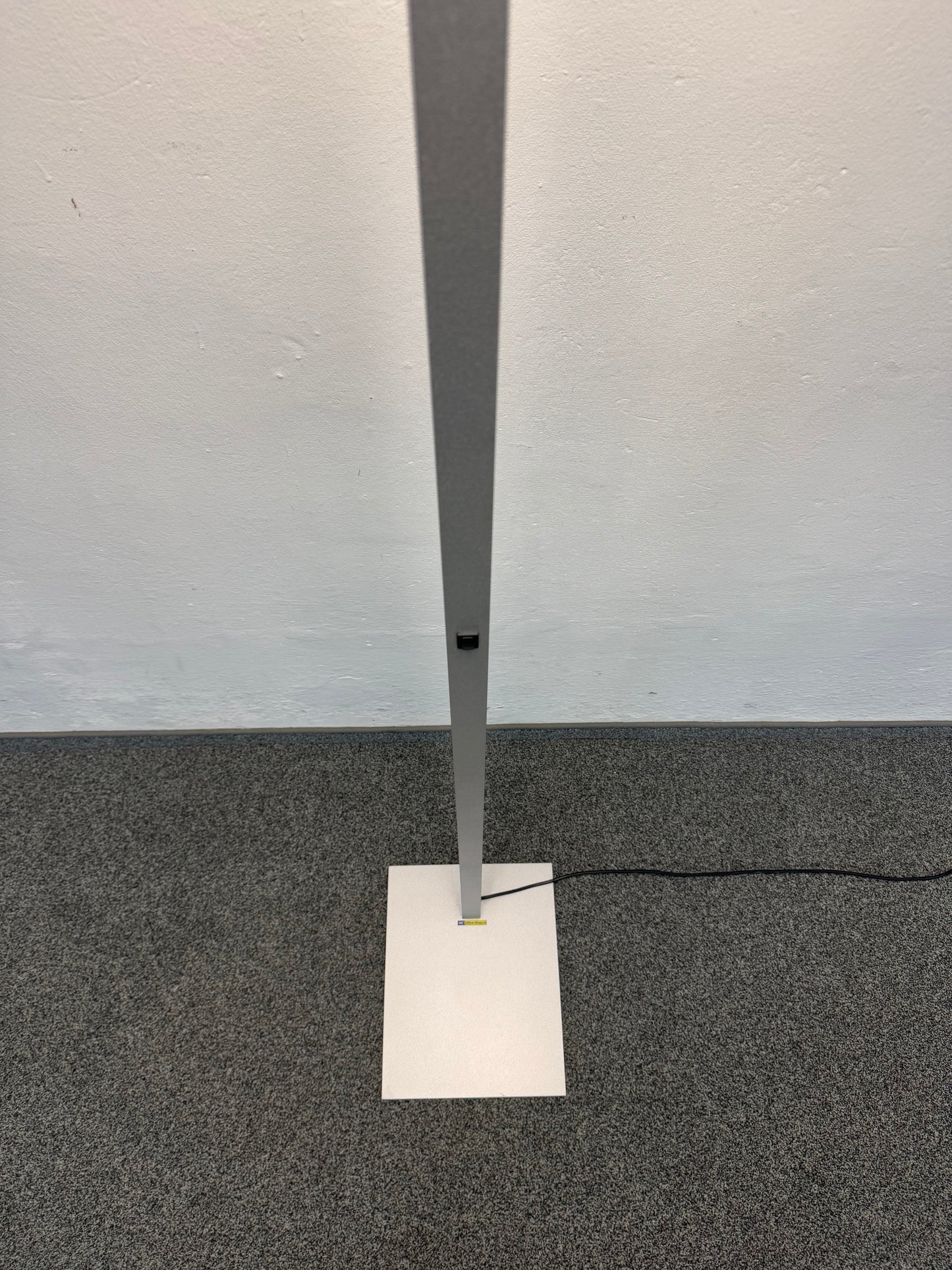 Albatros Beta Indirekt-/Direktleuchte Ansicht Sockel