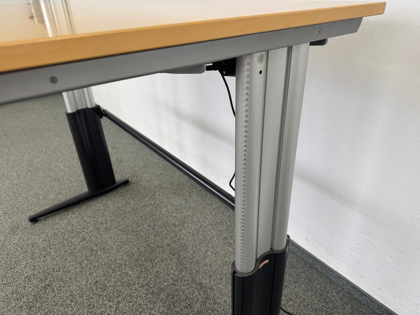 Sitag Ready Sitz-Steh Schreibtisch Detailfoto Höhenverstellung