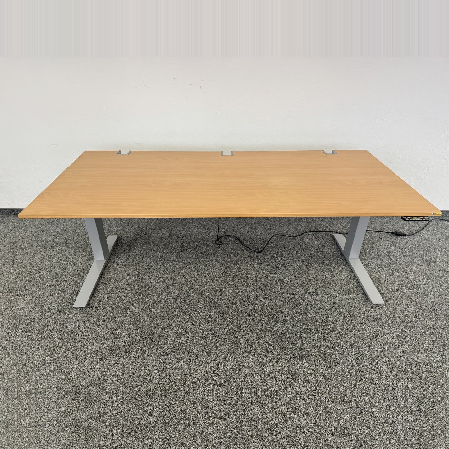 Kinnarps Serie P Sitz-Steh Schreibtisch