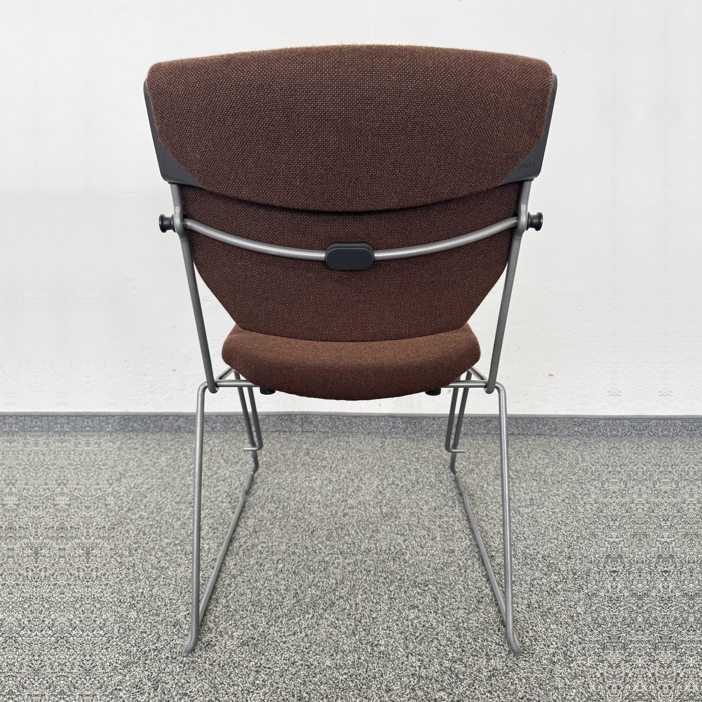 Giroflex G33 Sitzungsstuhl von hinten