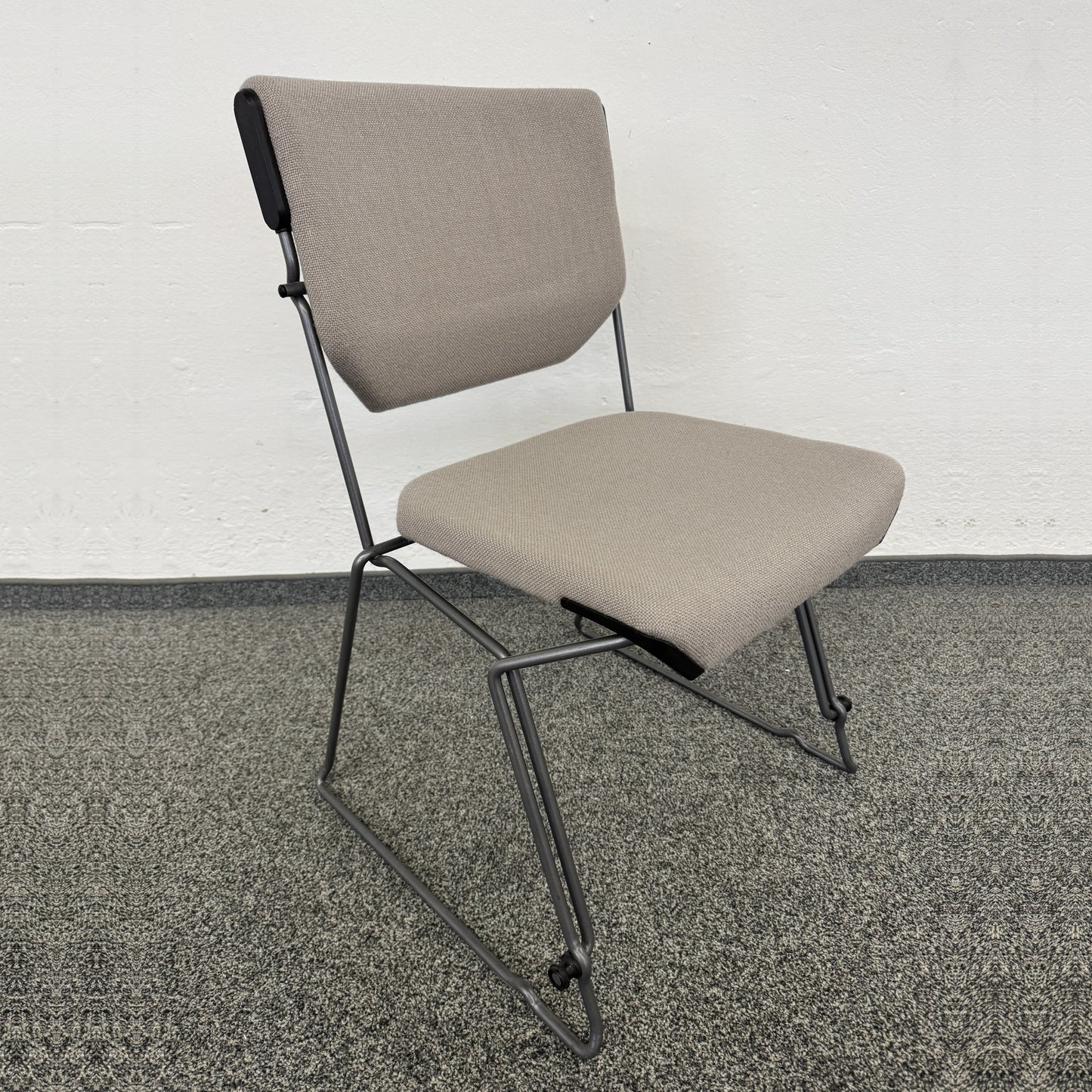 Giroflex G33 Sitzungsstuhl ohne Armlehnen
