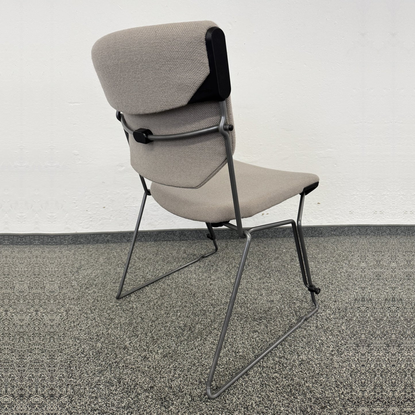 Giroflex G33 Sitzungsstuhl mit Rückenlehne