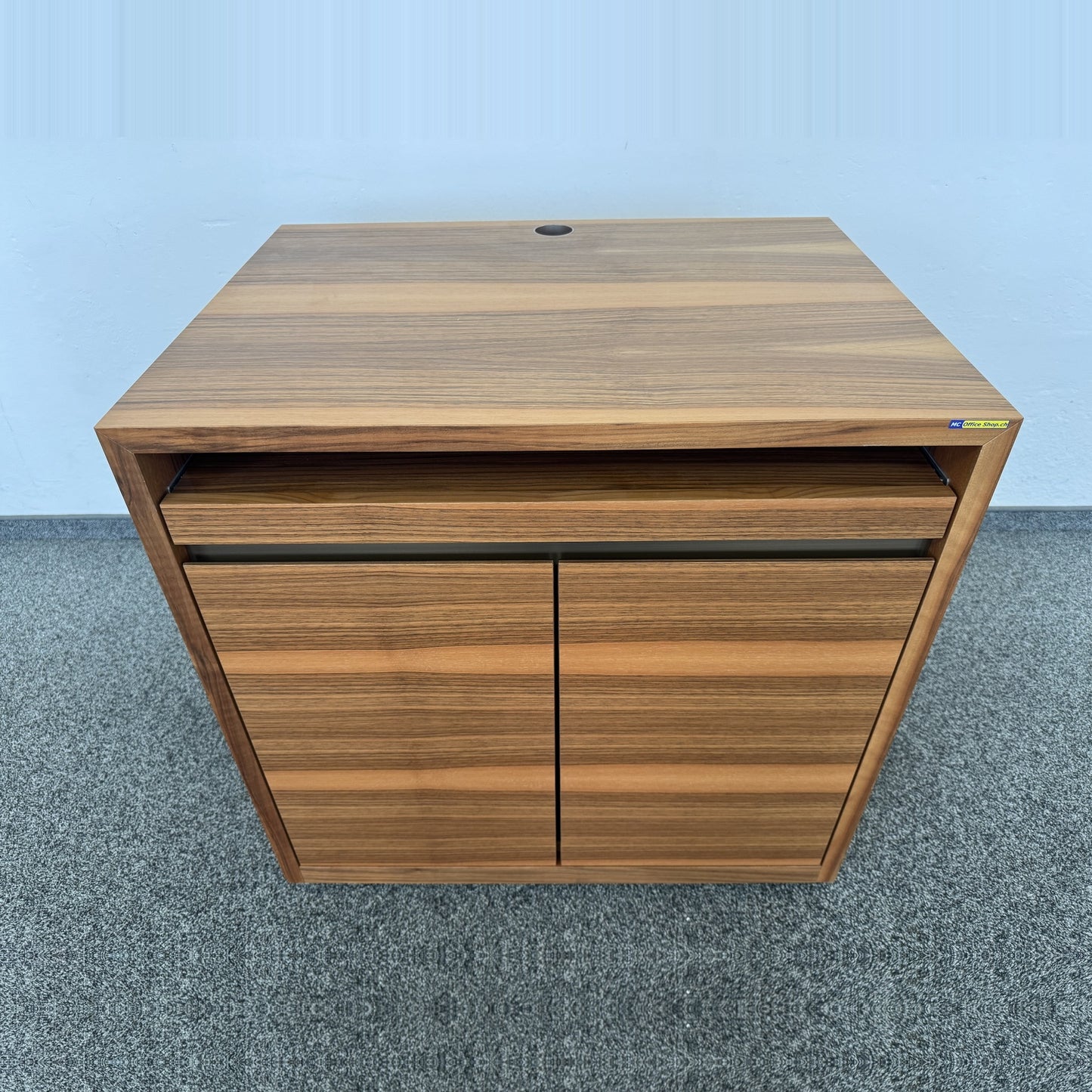 Top Design Exclusiv Sideboard aus Spanplatte mit Nussbaumfurnier