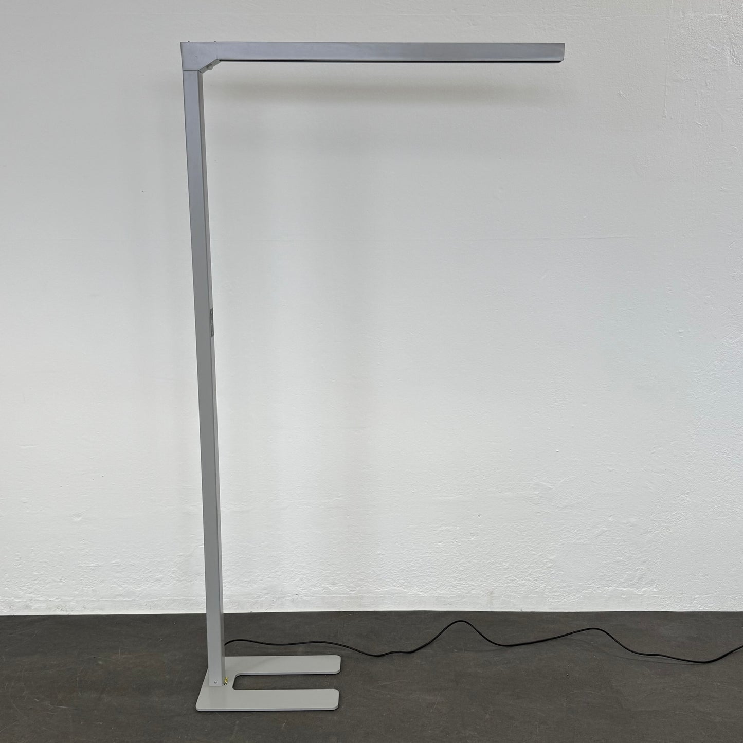 MyLight Slim LED Stehleuchte mit Tageslichtsensor - 6037640