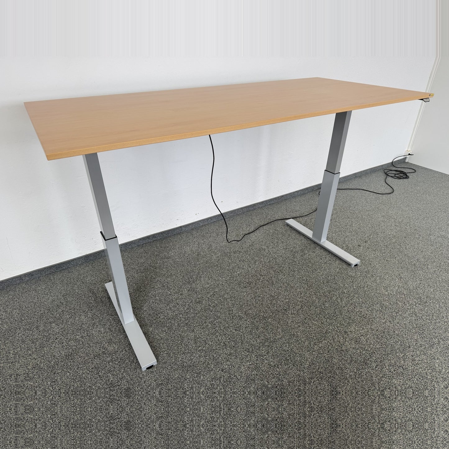 Interoffice Sitz-Steh-Schreibtisch höhenverstellbar von 710-1220mm