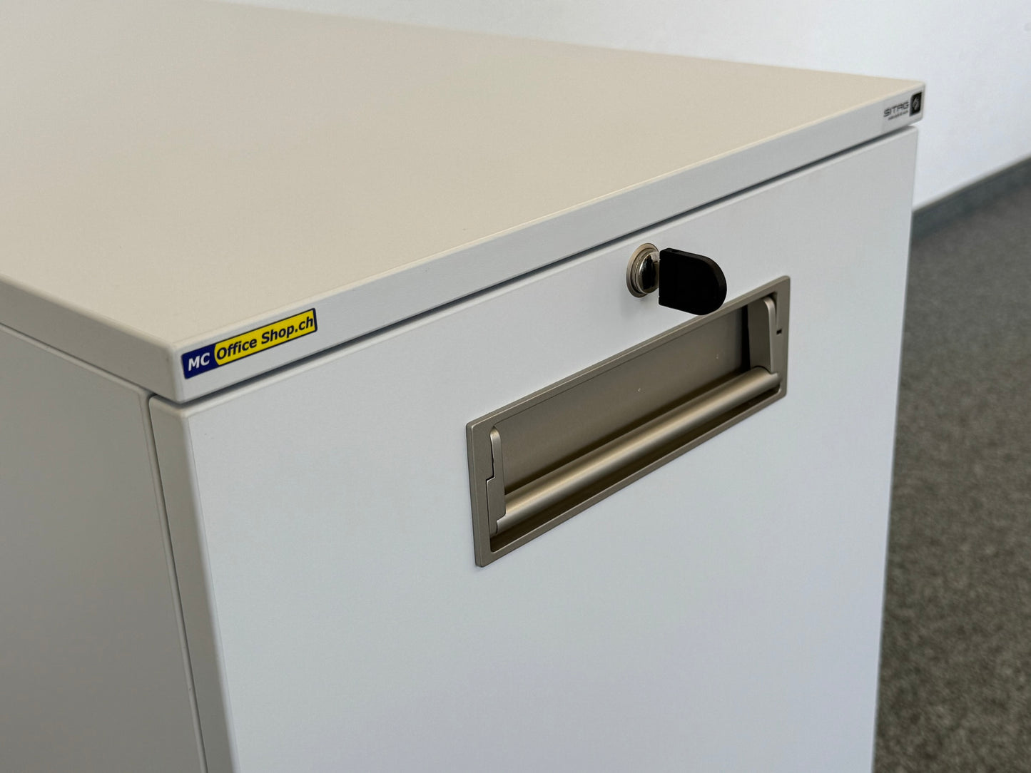 Sitag Apothekerschrank Detailansicht Schloss