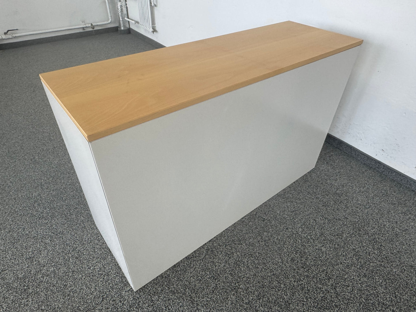 Sara King Lateralschrank Rückansicht
