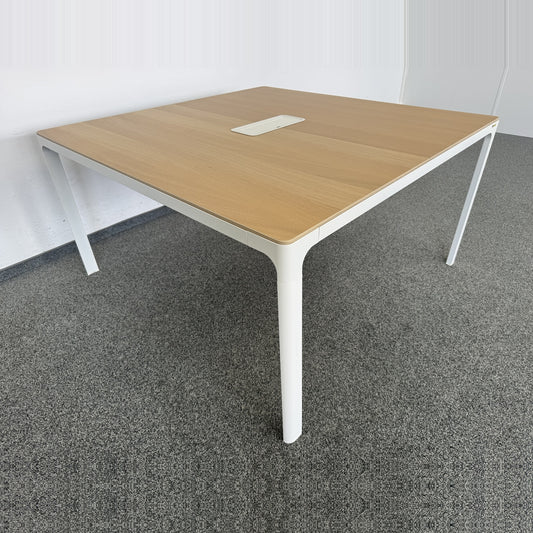 IKEA Sitzungstisch Bekant aus Spanplatte in Eichendekor