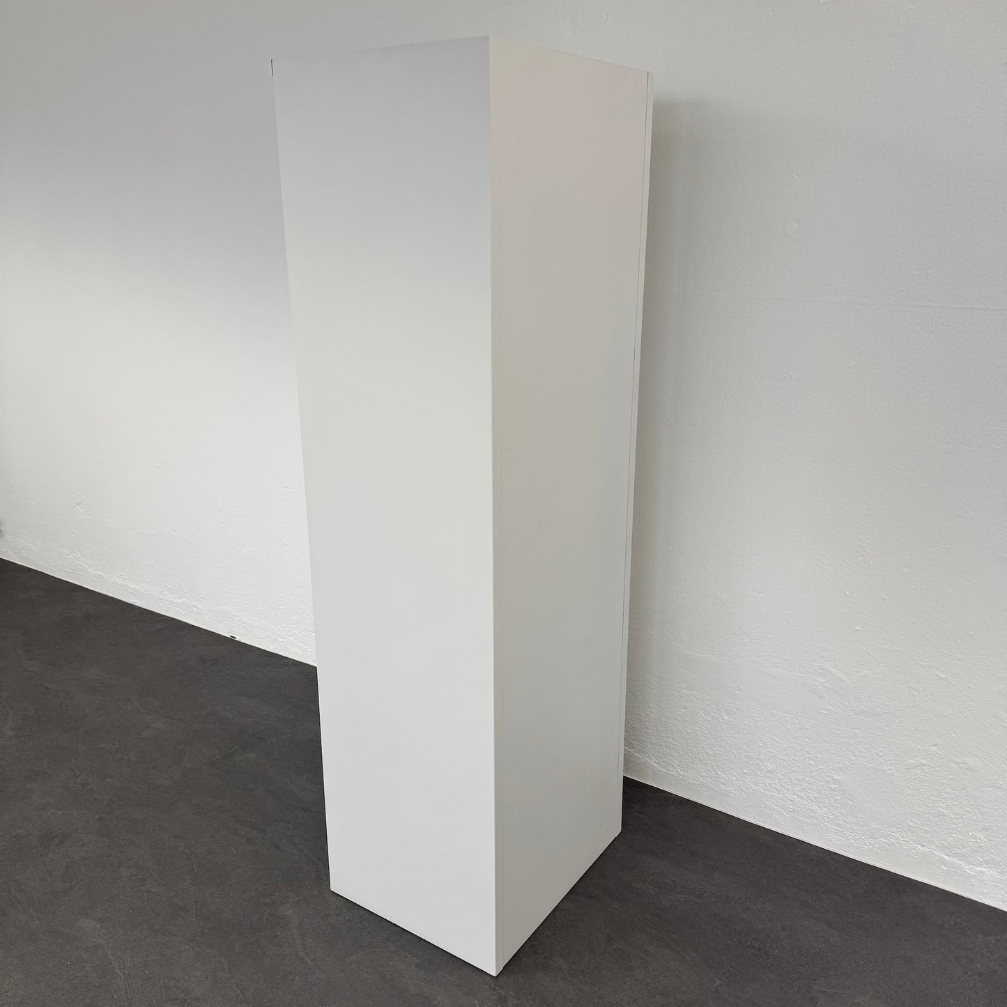 Stalgo G12 Garderobenschrank Rückansicht