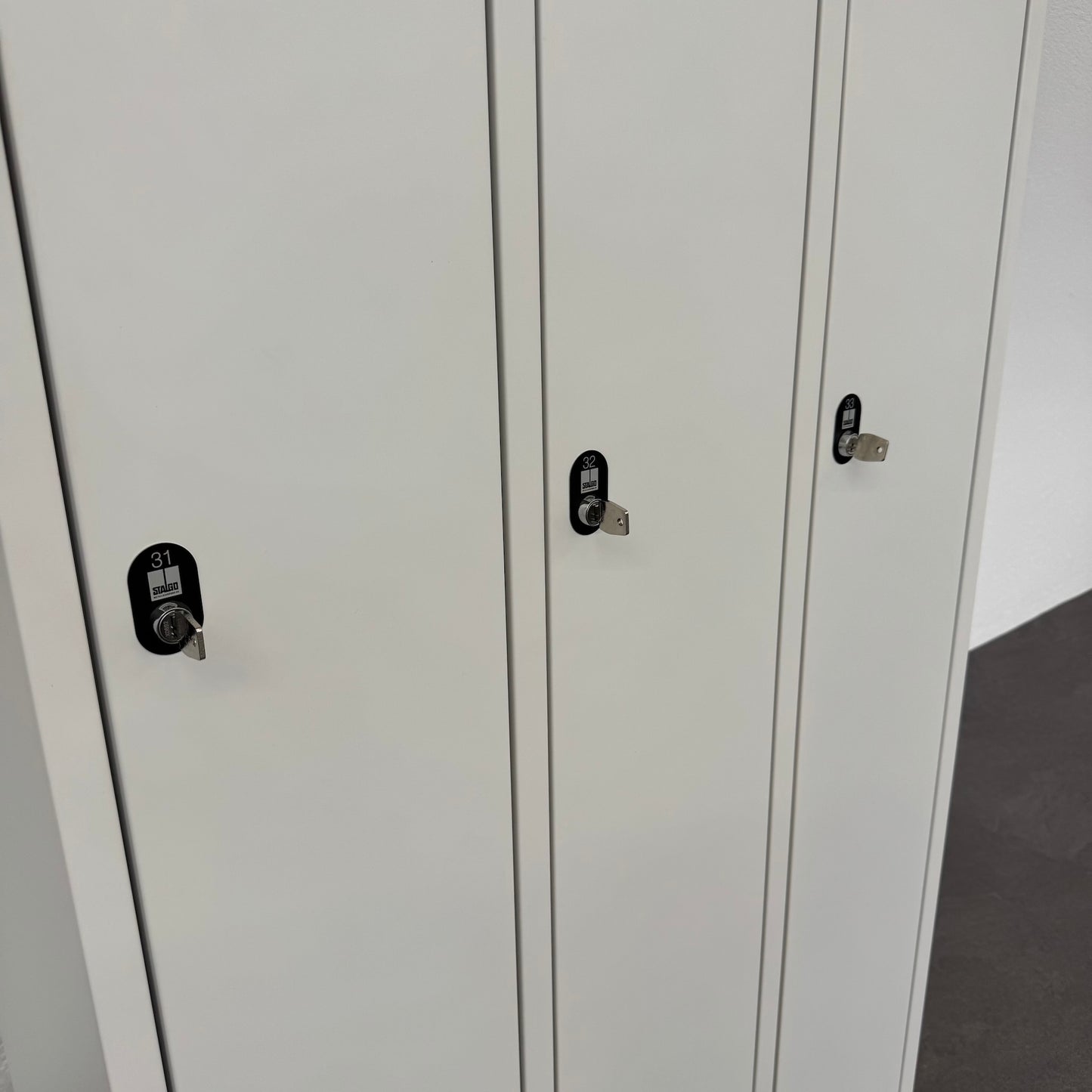 Stalgo G13 Garderobenschrank Detailfoto Schliessung
