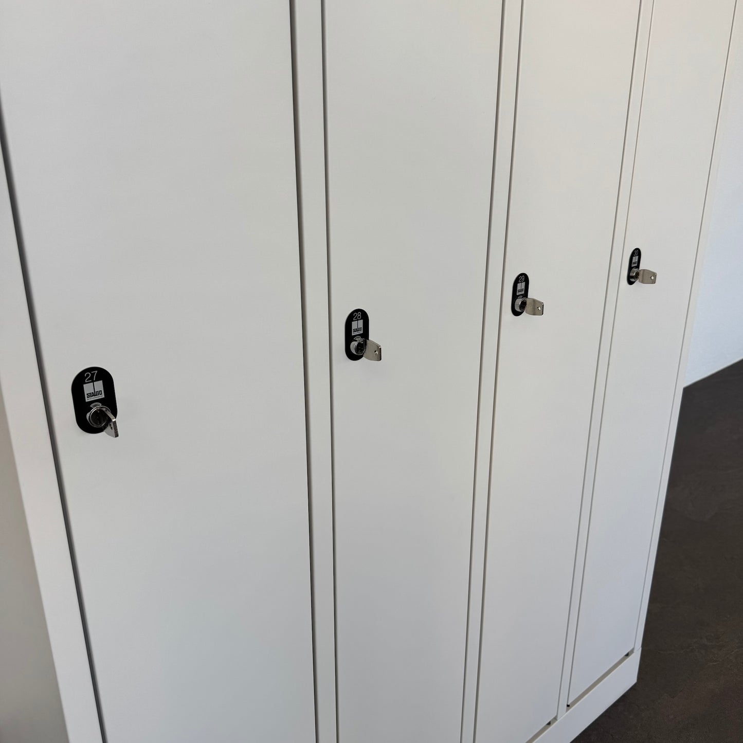 Stalgo G14 Garderobenschrank Detailfoto Schliessung