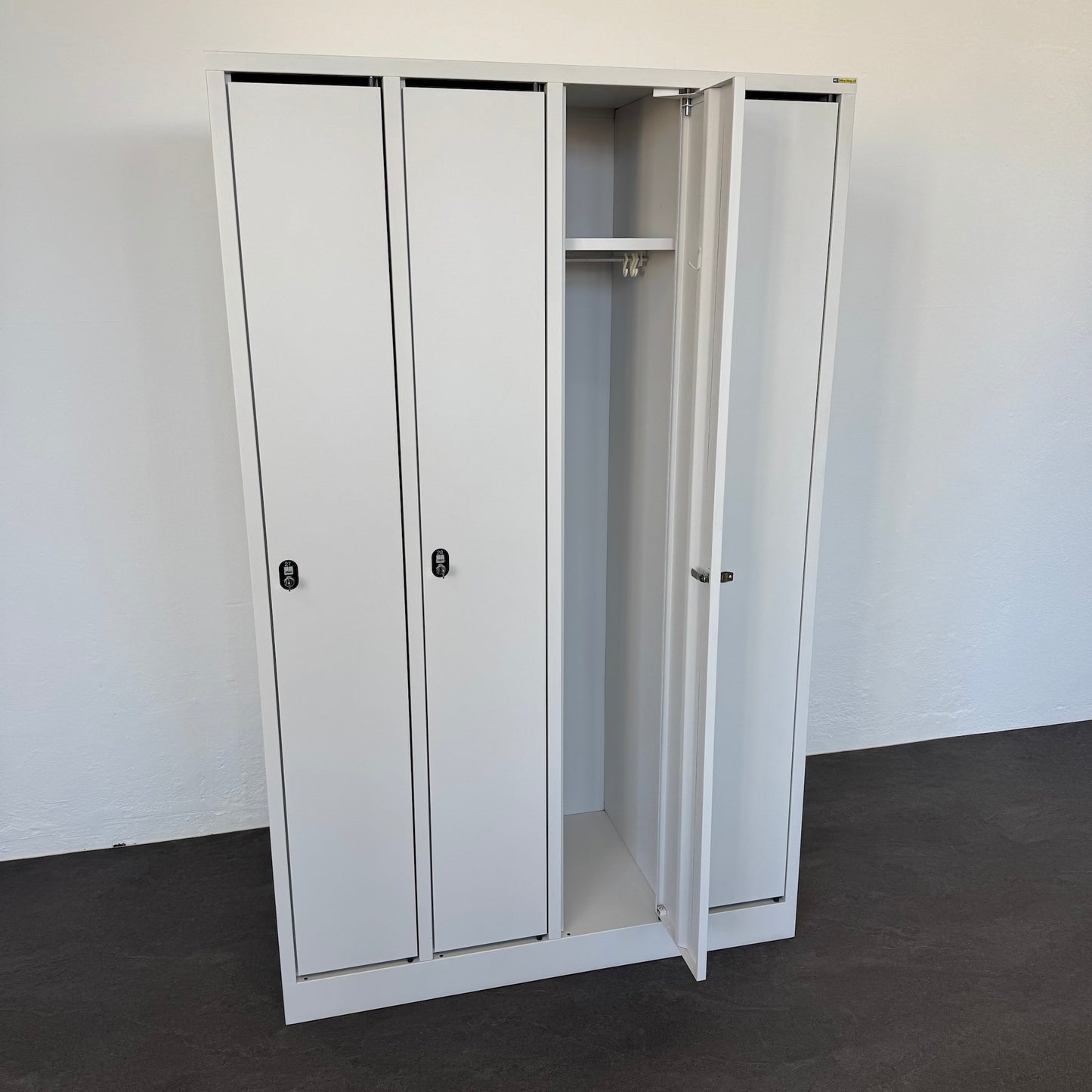 Stalgo G12 Garderobenschrank mit Abteil offen