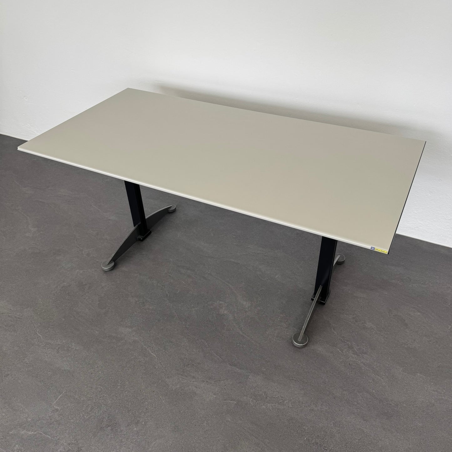Elan Euroffice Sitzungstisch mit Gestell Metall Schwarz und Anthrazit