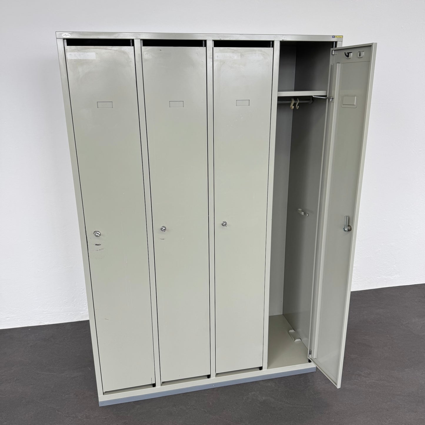 Lista Classic Garderobenschrank mit Tür offen