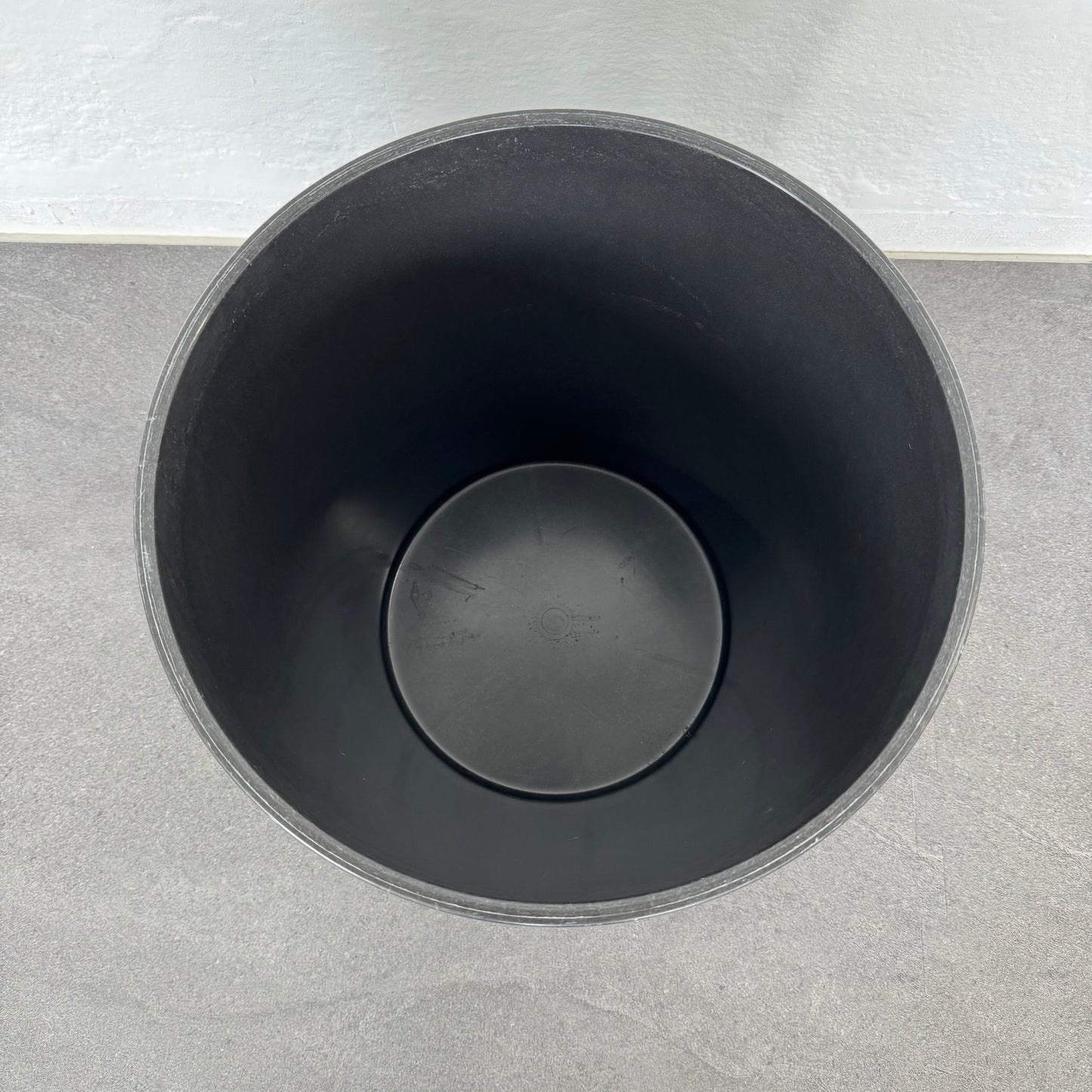 Romay Brandschutz Abfalleimer Innenansicht