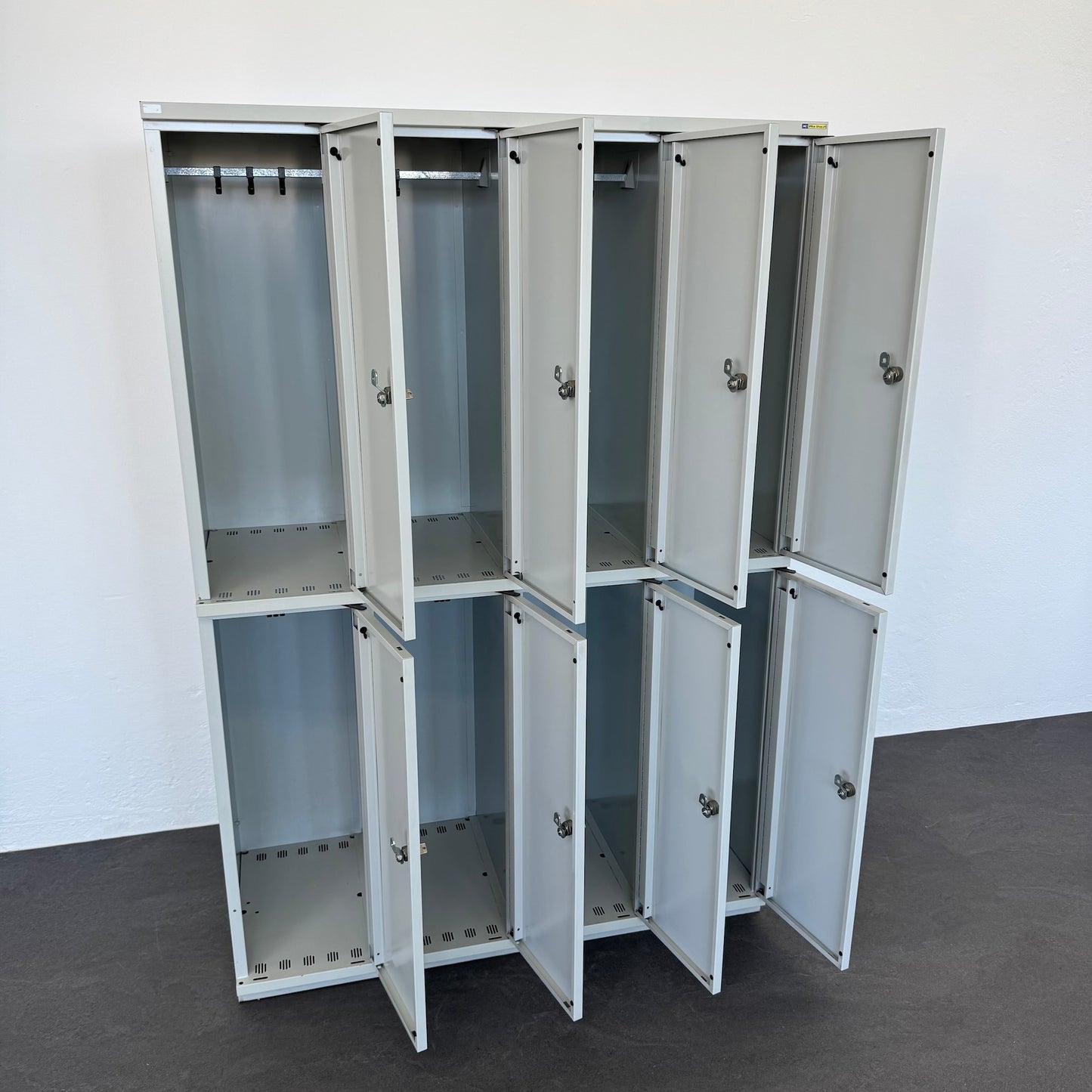 Lista Classic Garderobenschrank mit allen Abteilen offen