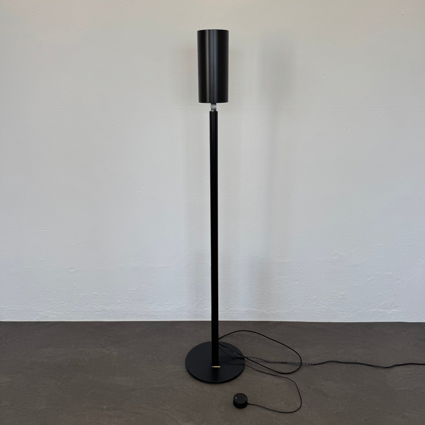 Regent Stream Office High Uplight Metall Schwarz