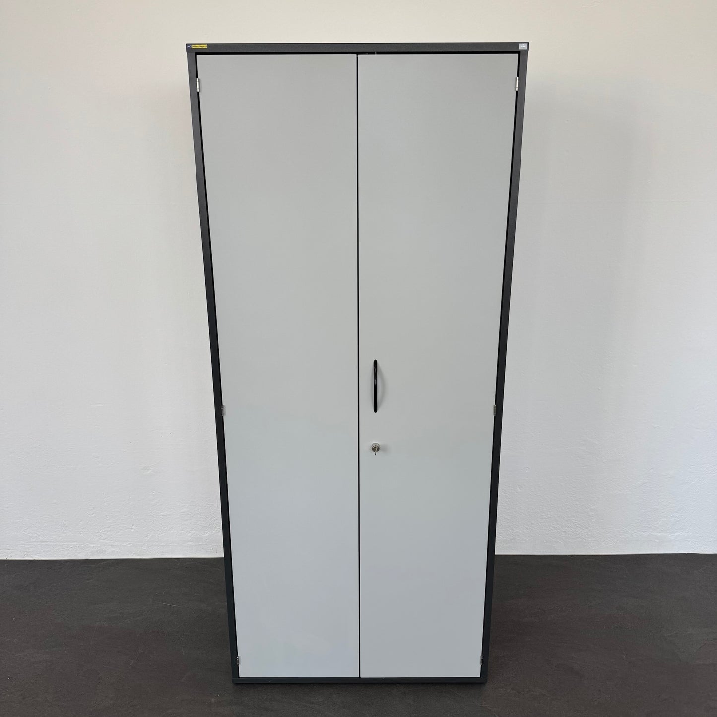 Elan Euroffice Flügeltür-Aktenschrank Spanplatte Anthrazit und Lichtgrau