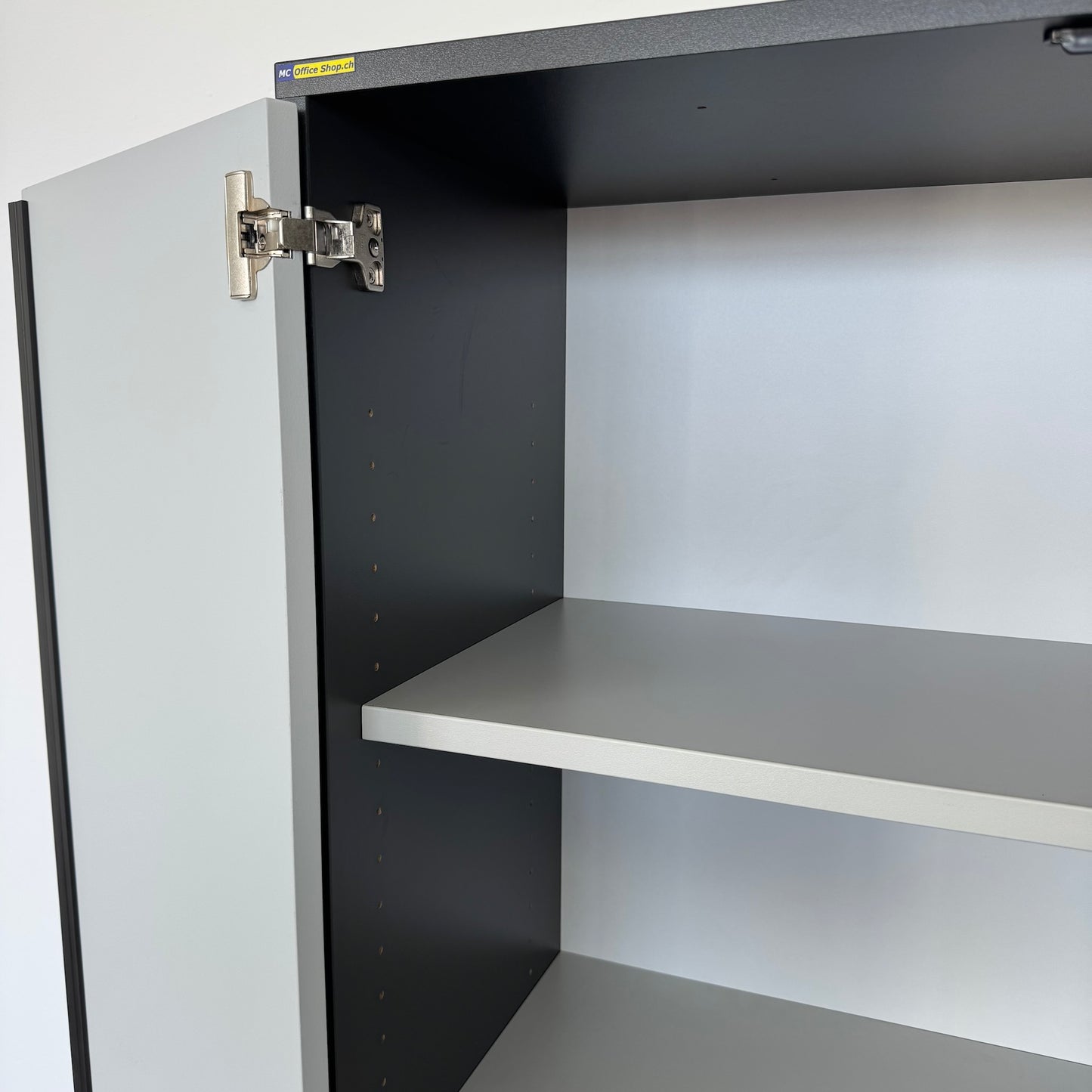 Elan Euroffice Flügeltür-Aktenschrank Detailfoto