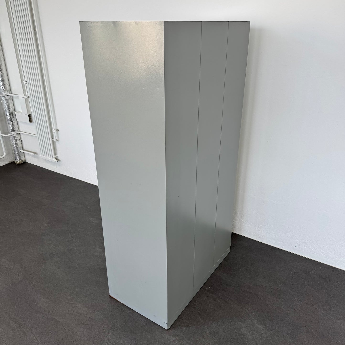 Stalgo Classic Garderobenschrank Ansicht seitlich