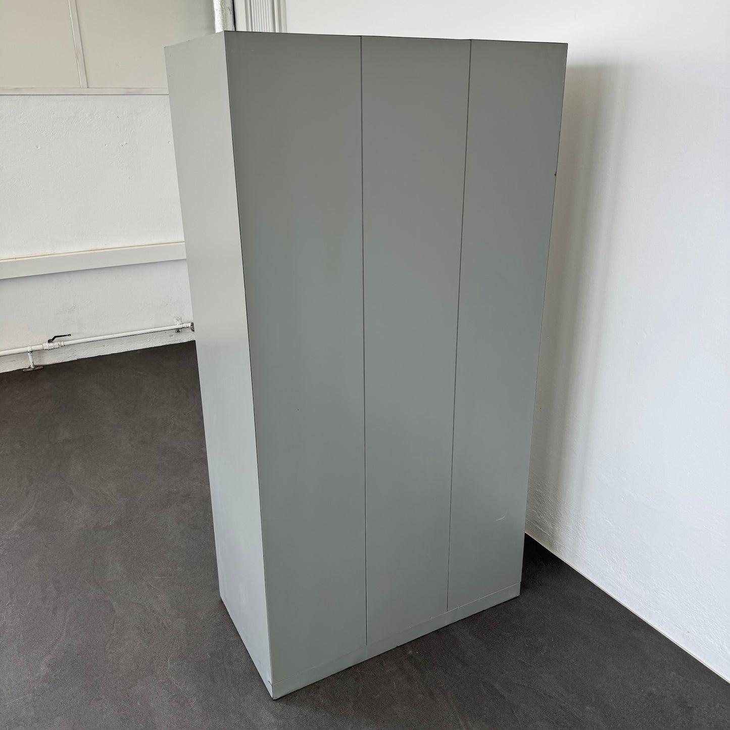 Stalgo Classic Garderobenschrank Ansicht von hinten