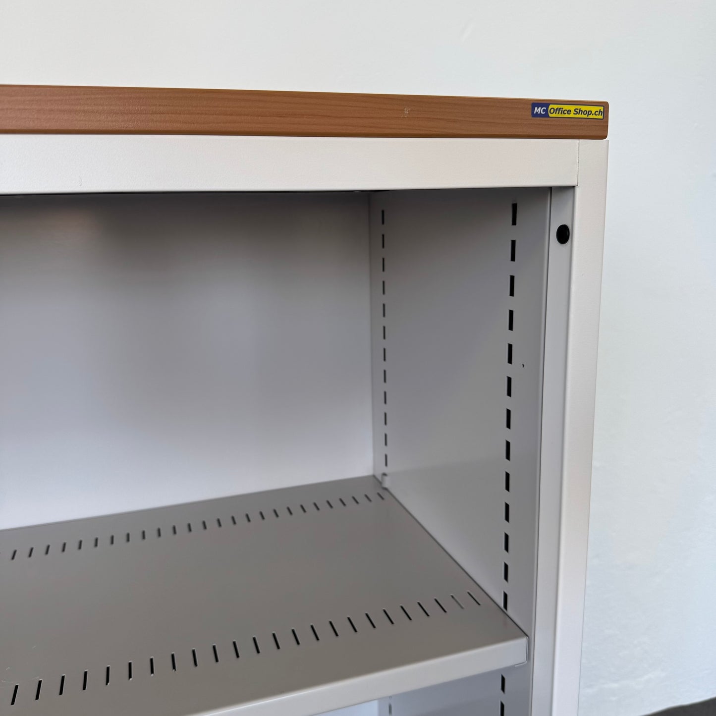 Lista Office Storage Lateralschrank Detailfoto Fachboden