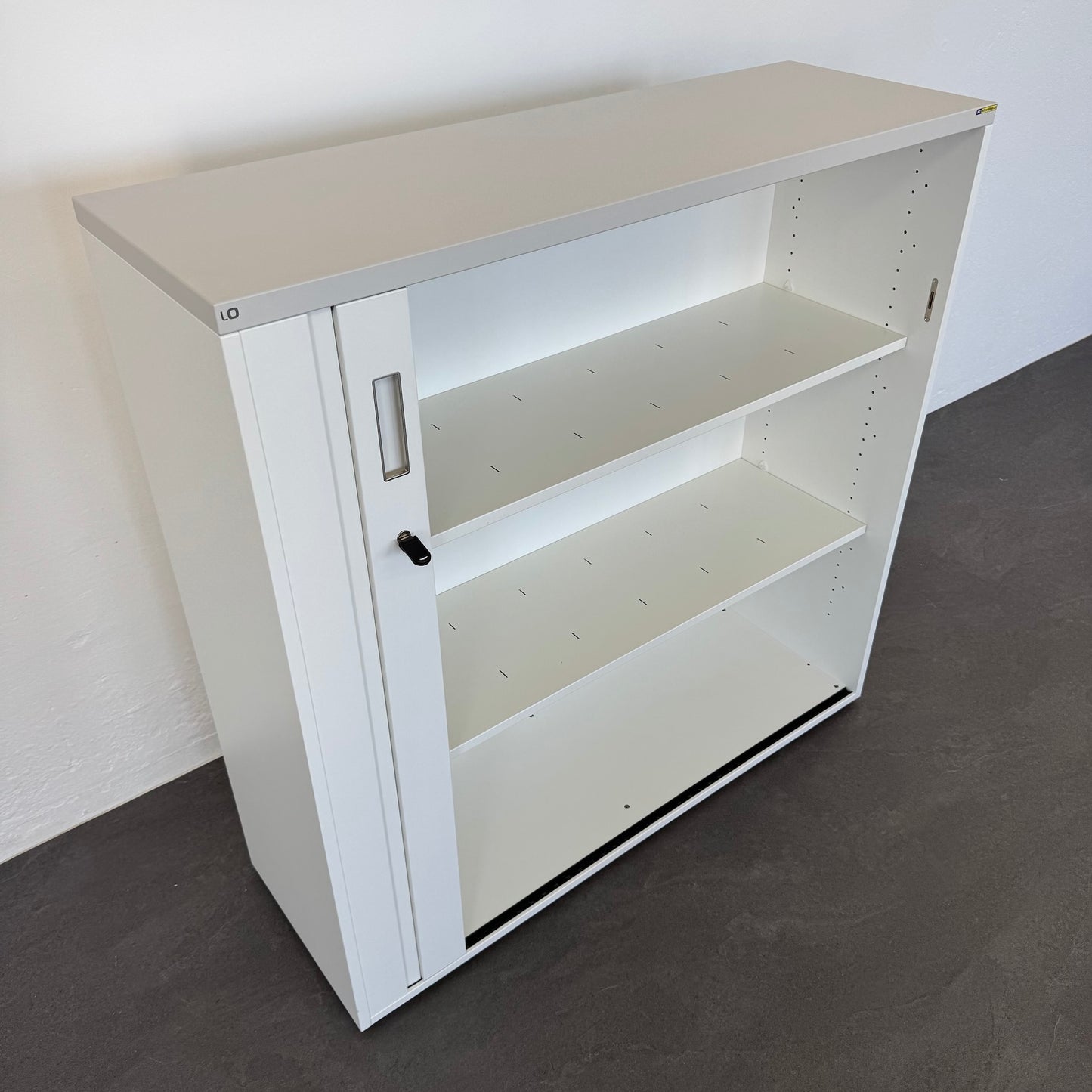 Lista Office Storage Lateralschrank mit 2 Fachböden