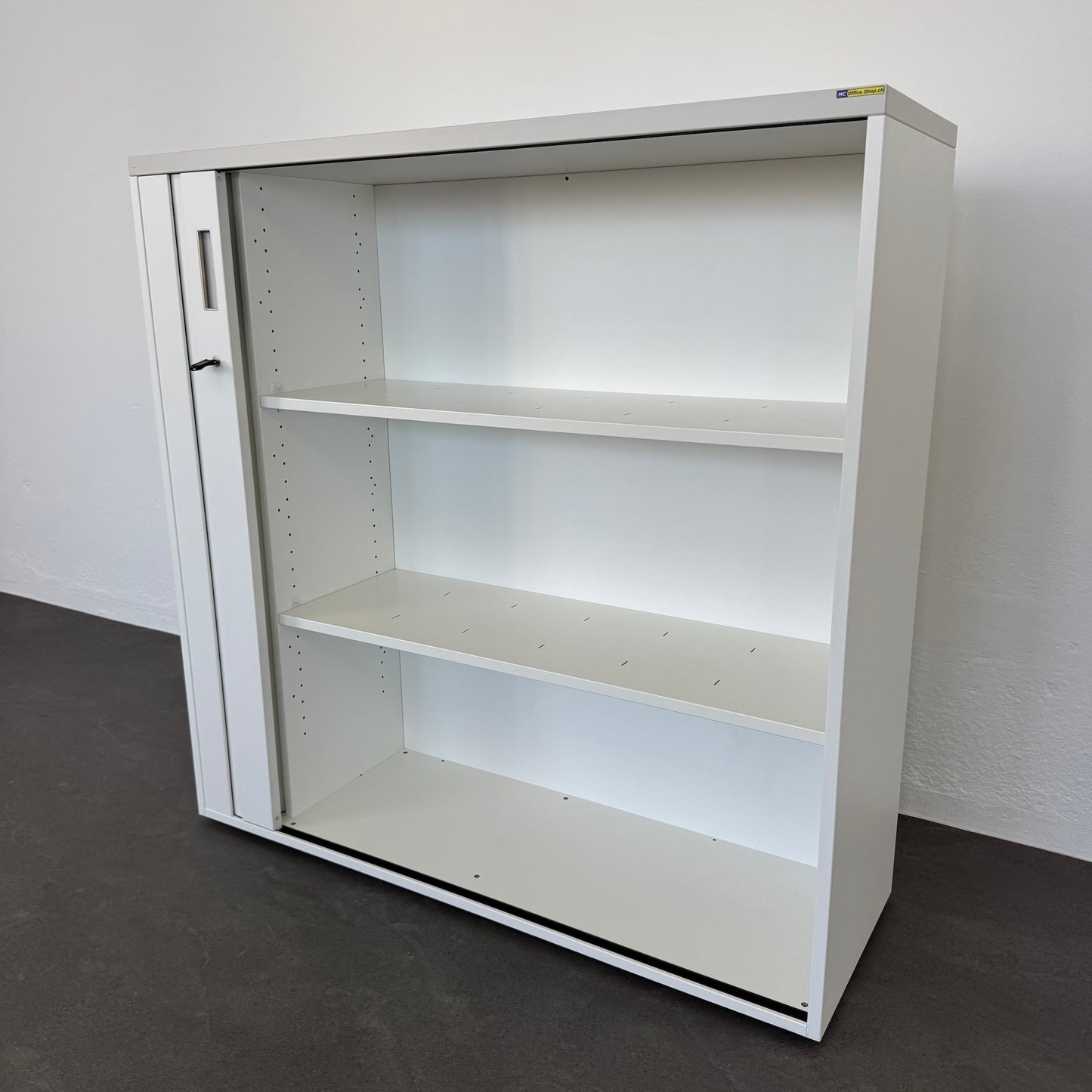 Lista Office Storage Lateralschrank mit Schlüssel