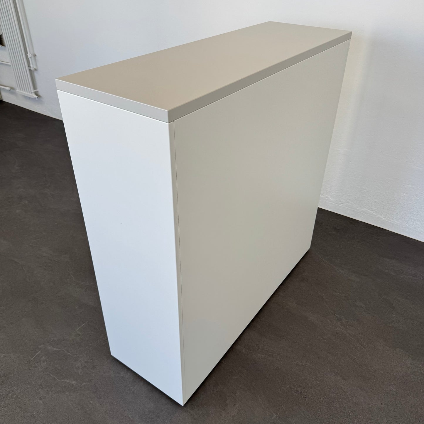 Lista Office Storage Lateralschrank Ansicht von der Seite