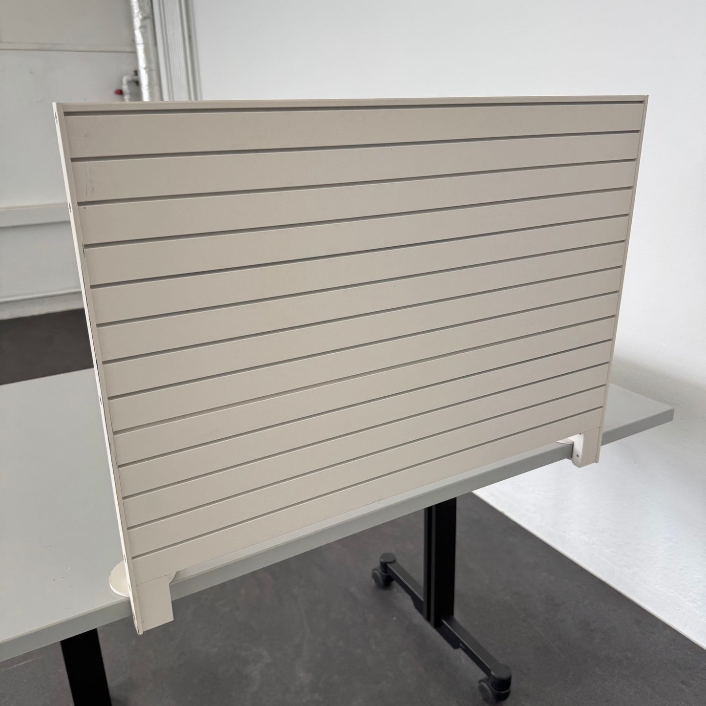 Lista Office Reflect Trennwand Ansicht von hinten