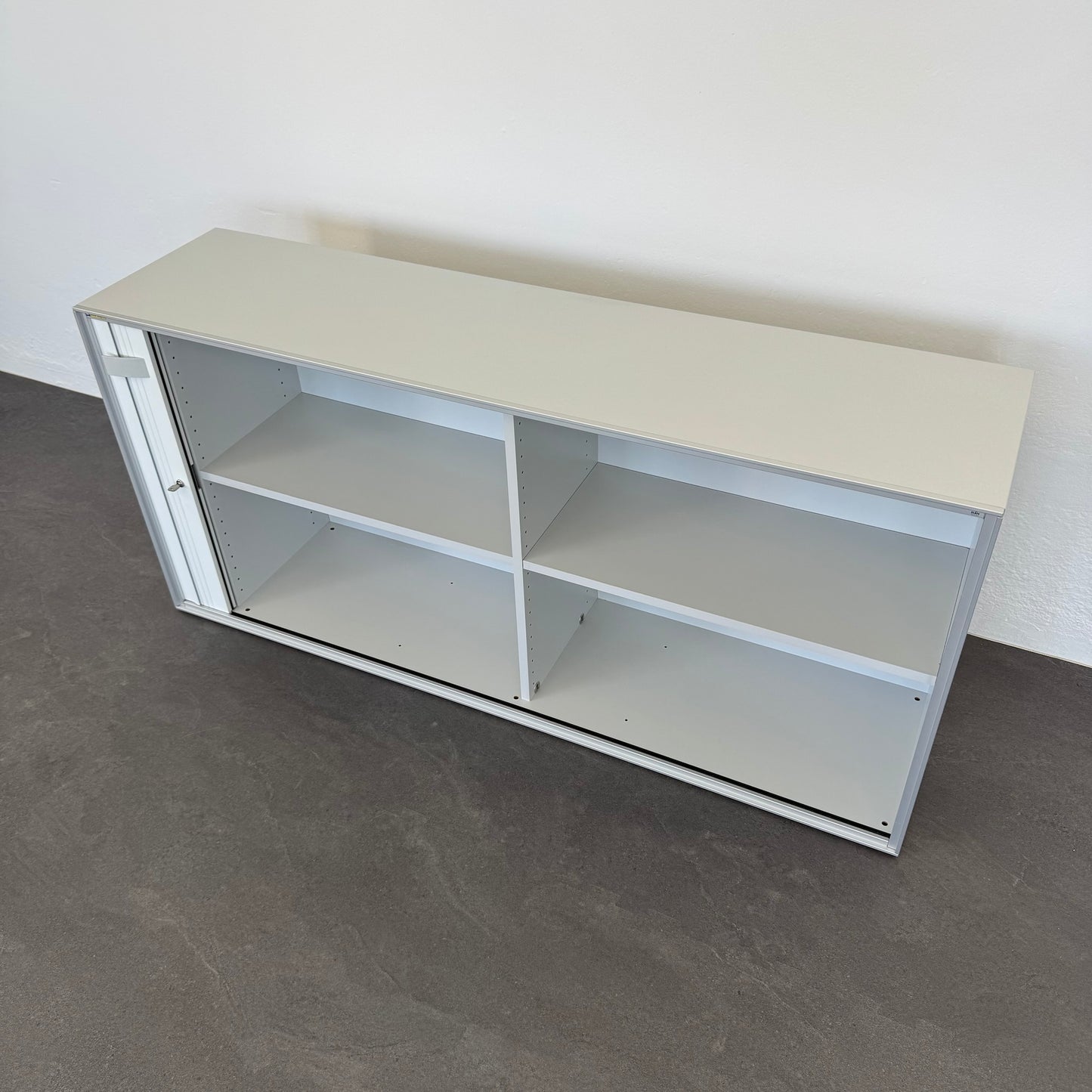 Elan New City Lateralschrank mit Trennwand