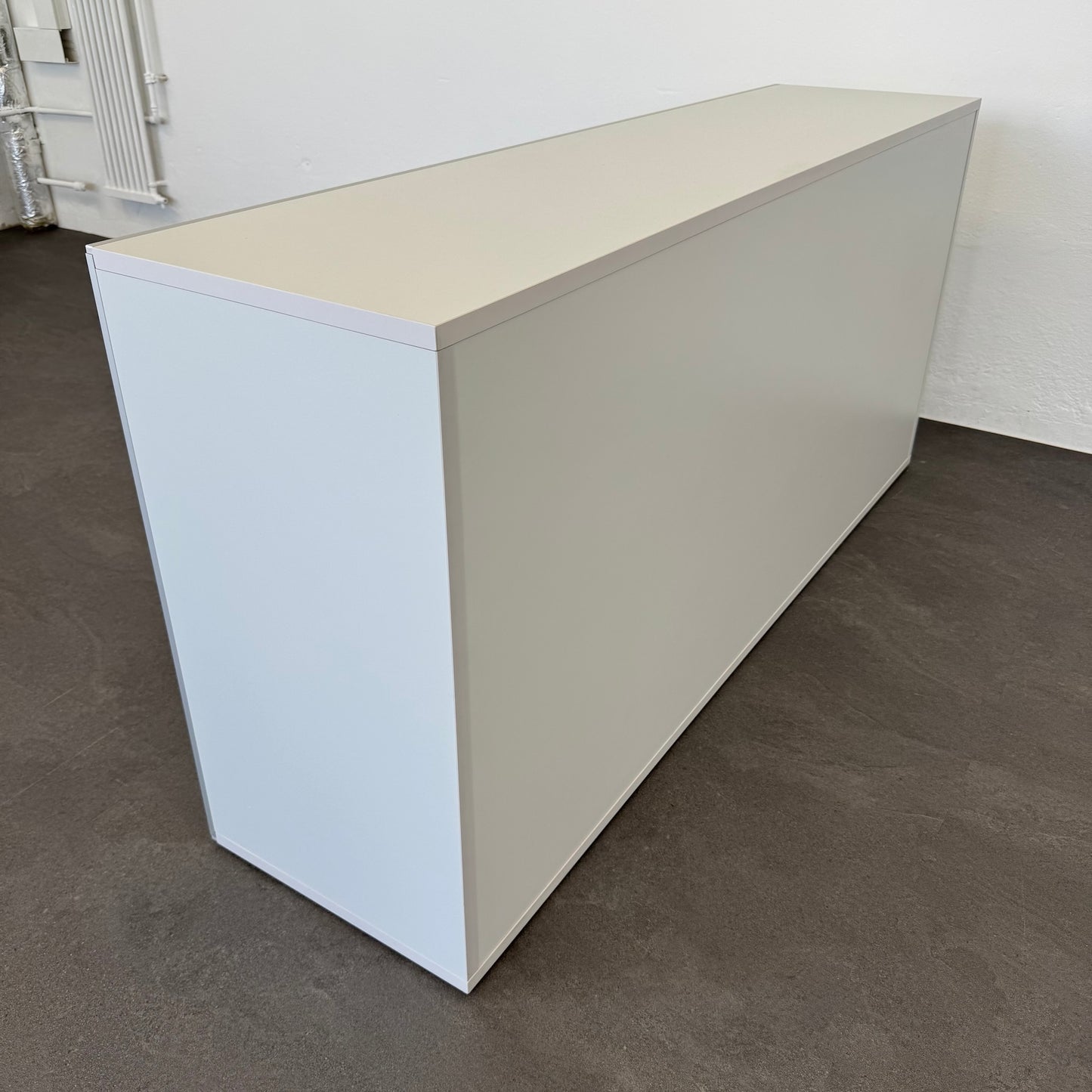 Elan New City Lateralschrank Ansicht von der Seite