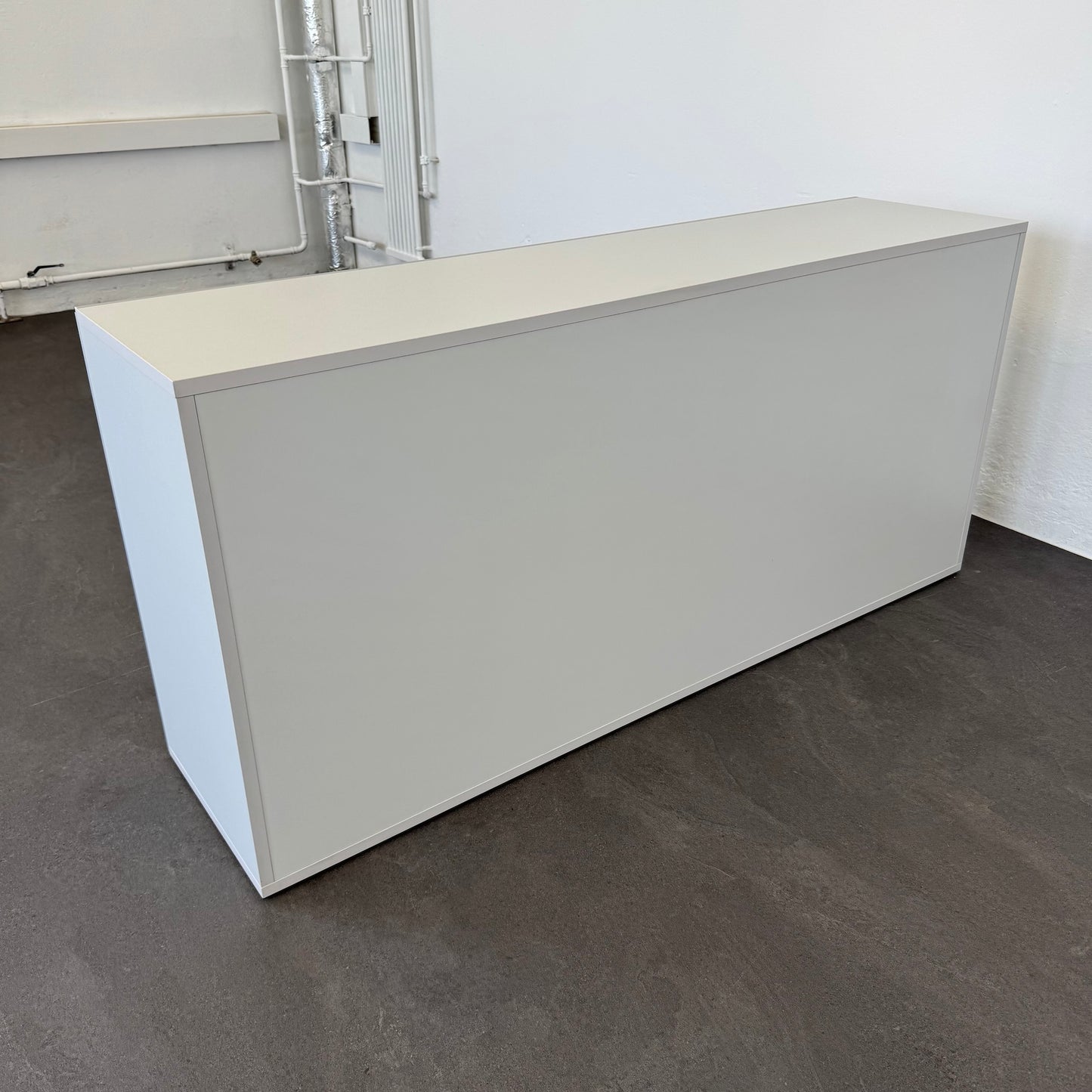 Elan New City Lateralschrank Ansicht von hinten