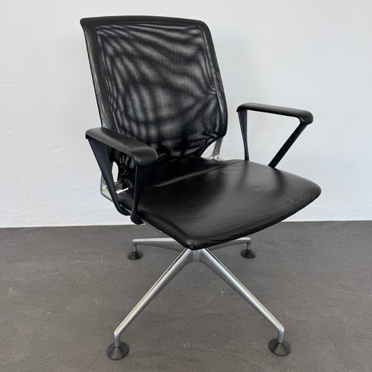 Vitra Meda Chair Sitzungsdrehstuhl mit Armlehnen