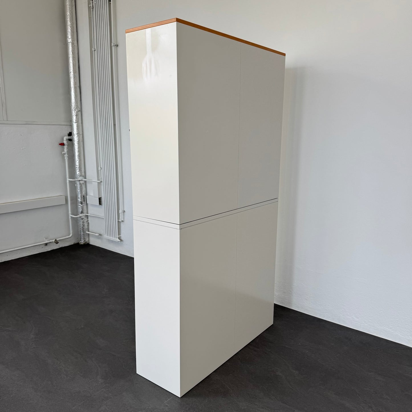 Lista Office Storage Lateralschrank von der Seite