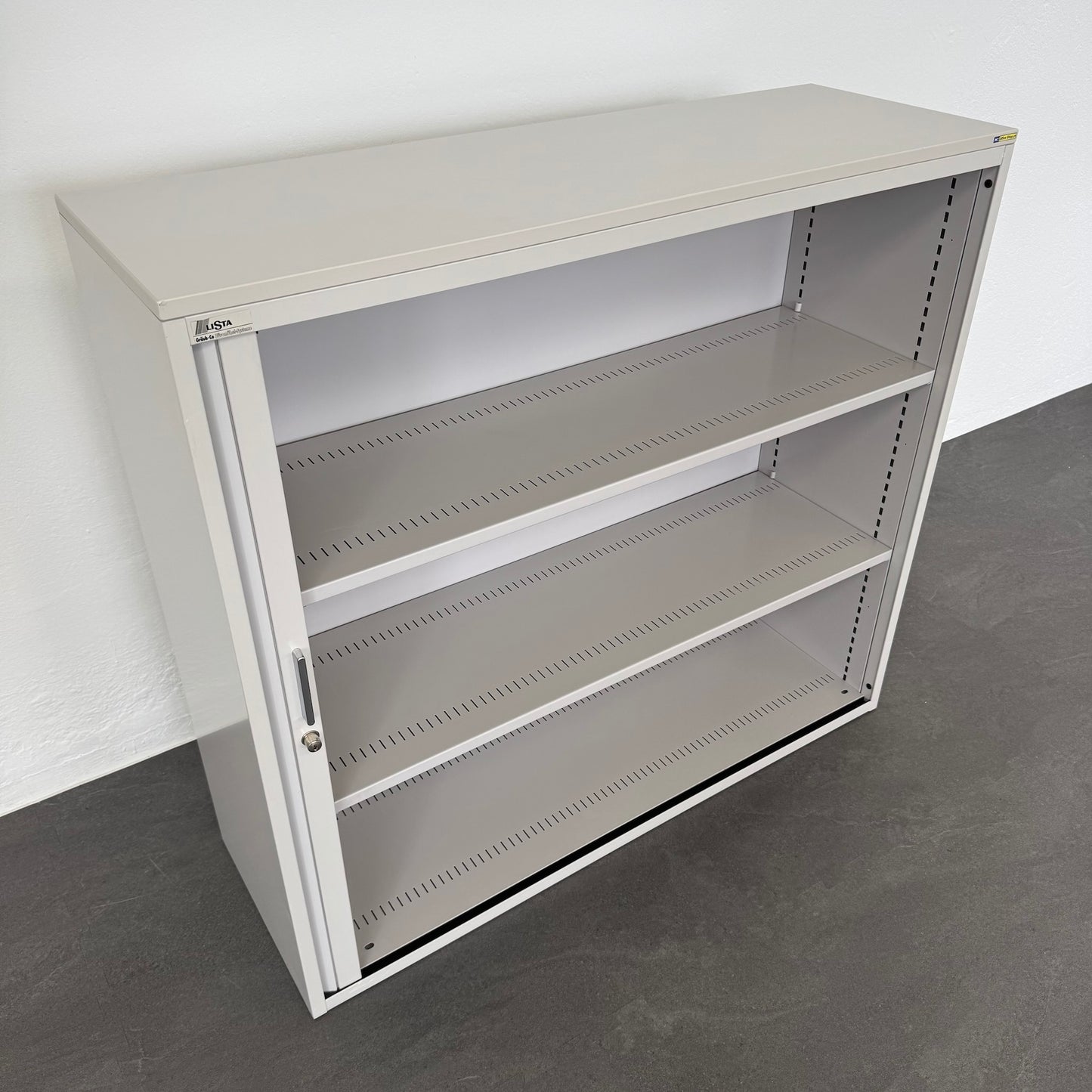 Lista Office Storage Lateralschrank mit 2 Fachböden