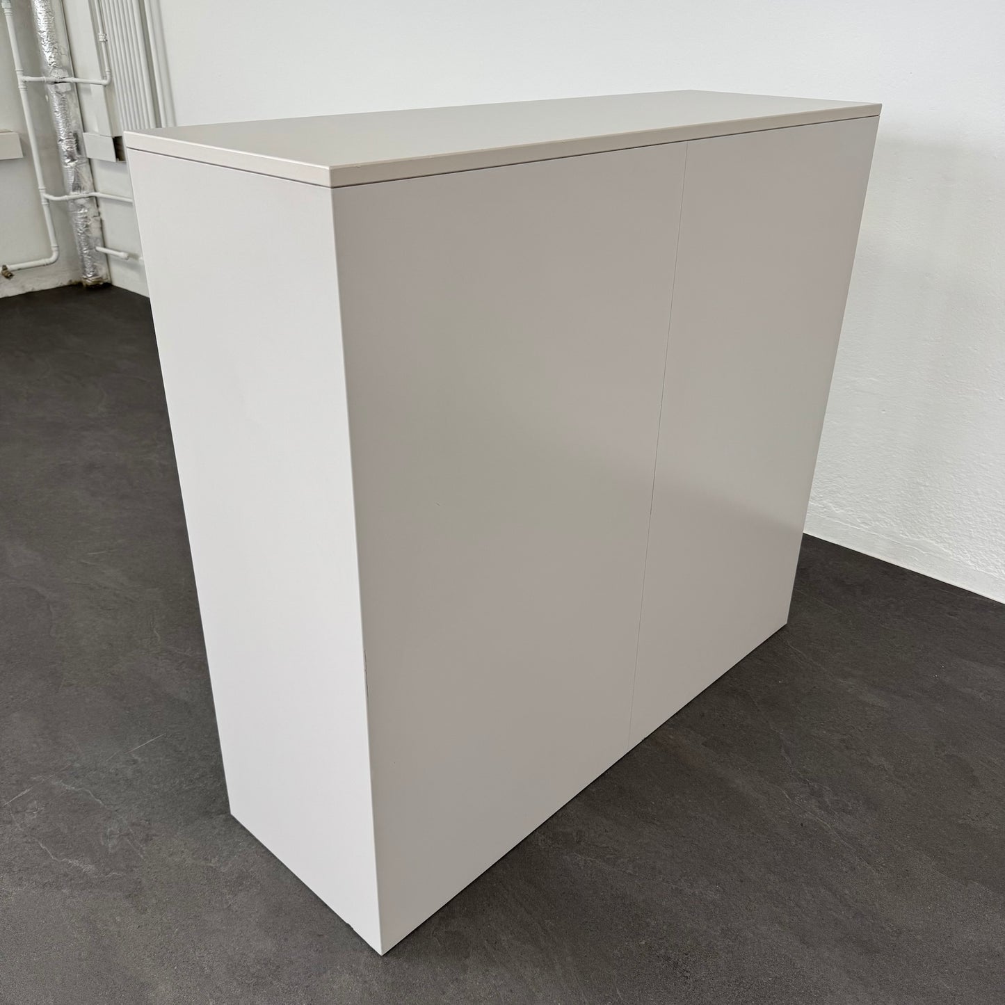 Lista Office Storage Lateralschrank Ansicht von der Seite