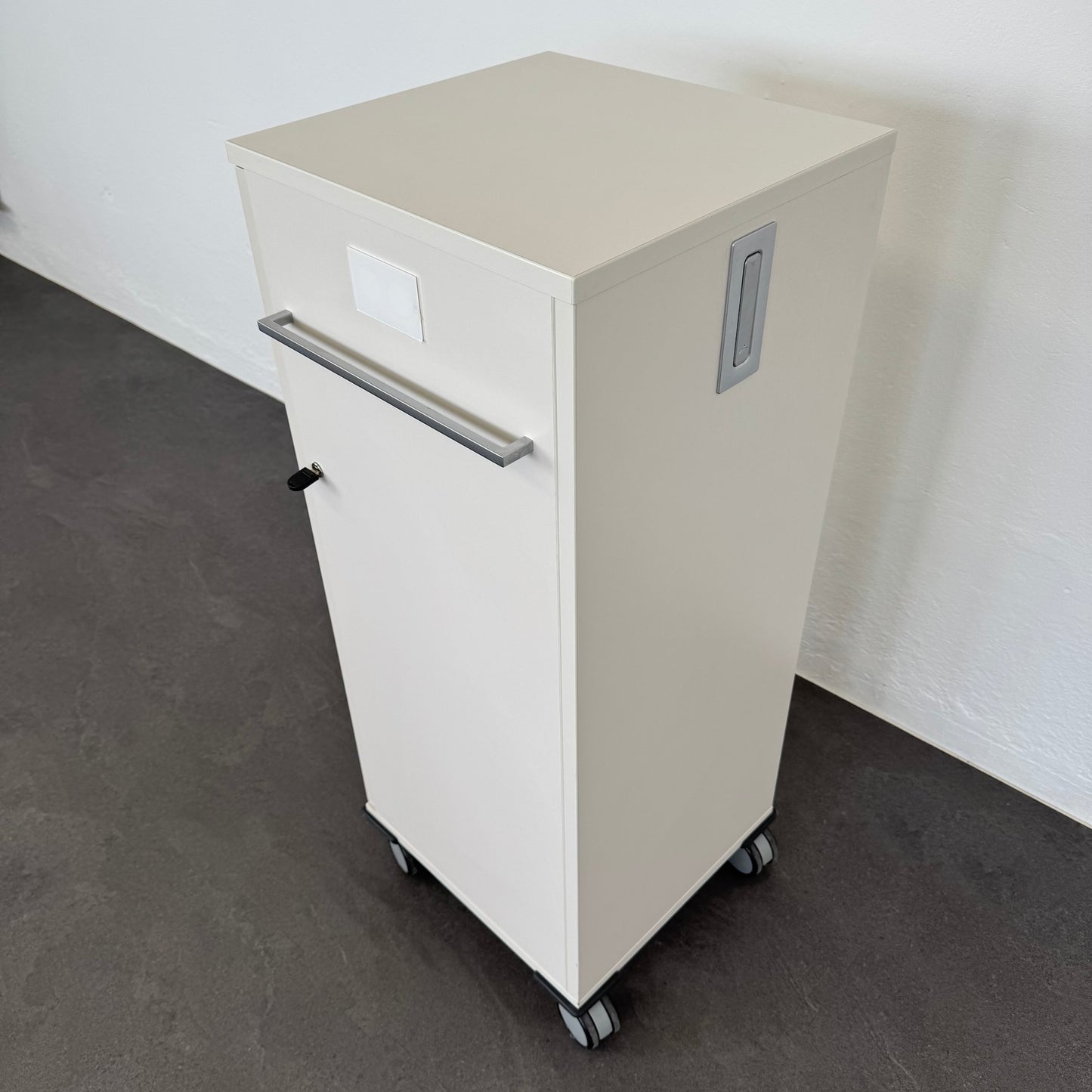 Haworth New City Maxi Caddy Ansicht von hinten